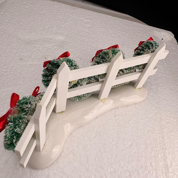 Department 56 Snow Village Wreaths for Sale - 4 pieces - Picture 4 of 16